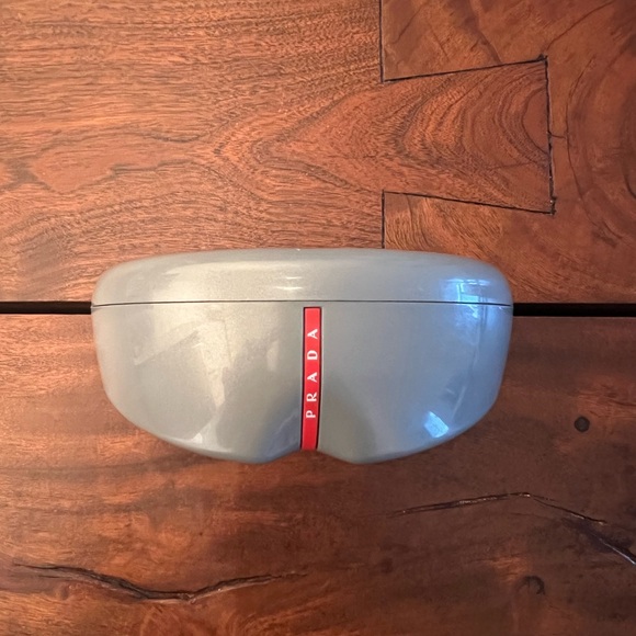 Prada Classic sunglasses with a contemporary rectangular design, mint condition. - Picture 9 of 9